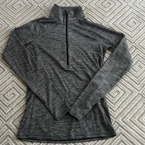 NEW Under Armour Zip Up Size XS